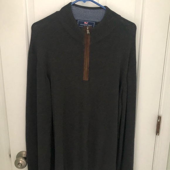 Men’s XL Vineyard Vines sweater - Picture 2 of 3